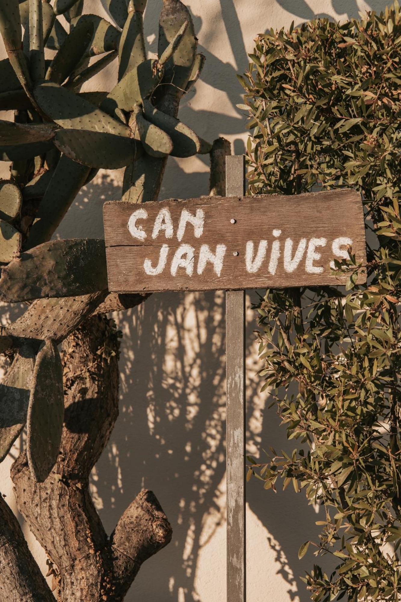 Can Jan Vives Vidreres Luaran gambar